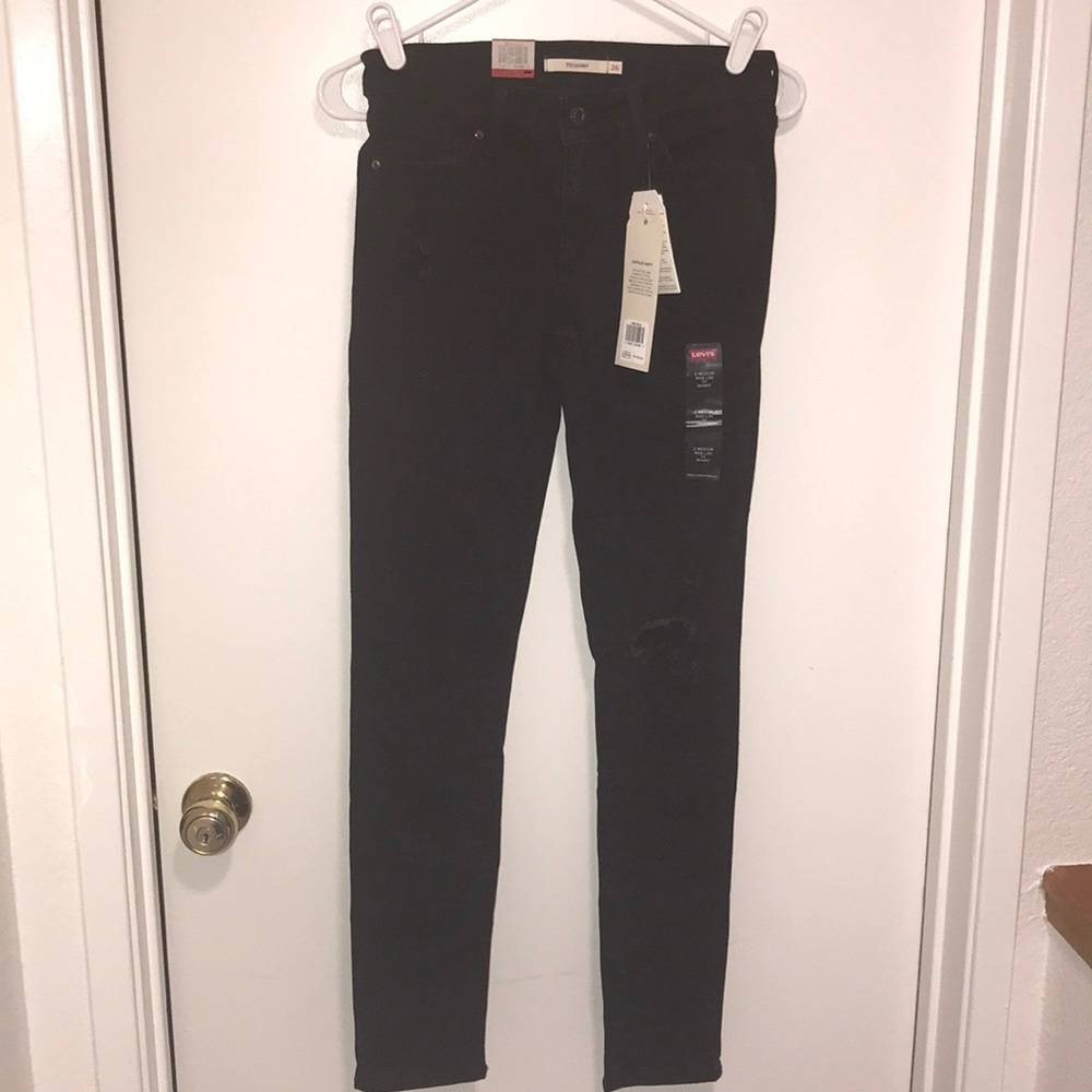 Levi’s 711 Skinny Jeans